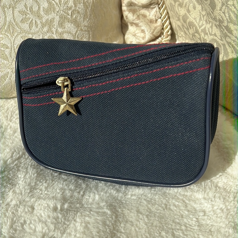Mens Essentials Travel Bag - Picture 3 of 3